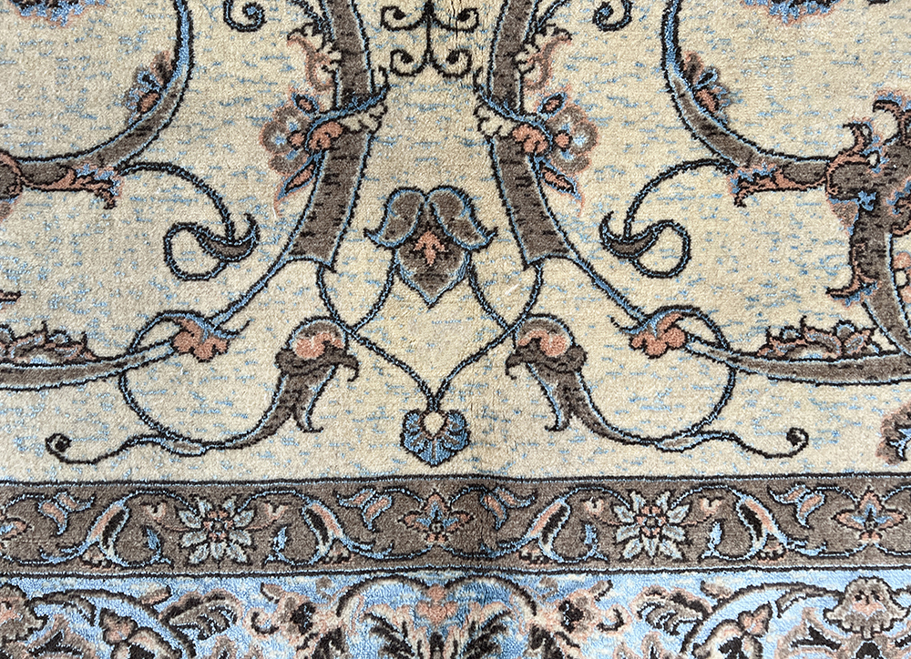 فرش پشمی کد : W0040A-CC-B ( زمینه کرم ، حاشیه کرم ) ، آبی هارمونیک