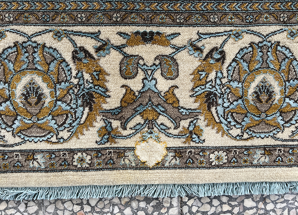 فرش پشمی کد : W0045CC-B ( زمینه کرم ، حاشیه کرم ) ، آبی هارمونیک
